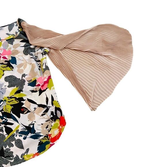 Ck Heaven floral with tan pleated open sleeve top size medium - Picture 5 of 16